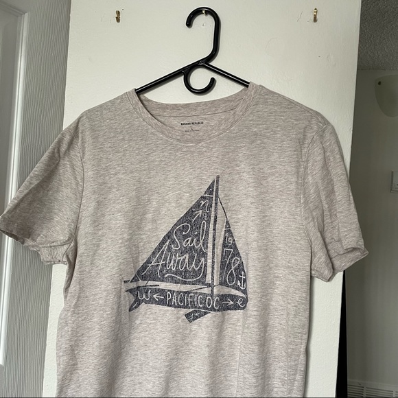 Banana Republic Graphic Tee in Light Cream - Picture 3 of 4